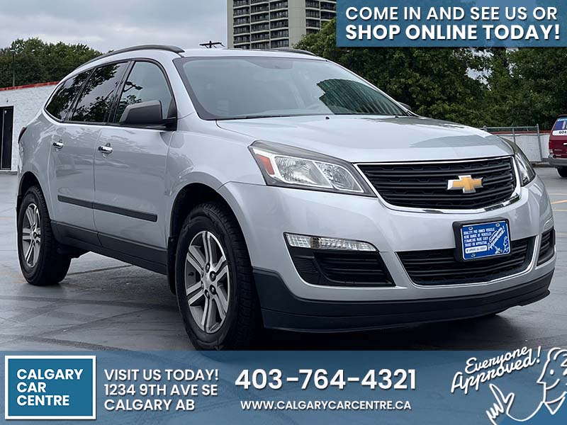 Used SUV 2017 Chevrolet Traverse Silver for sale in Calgary