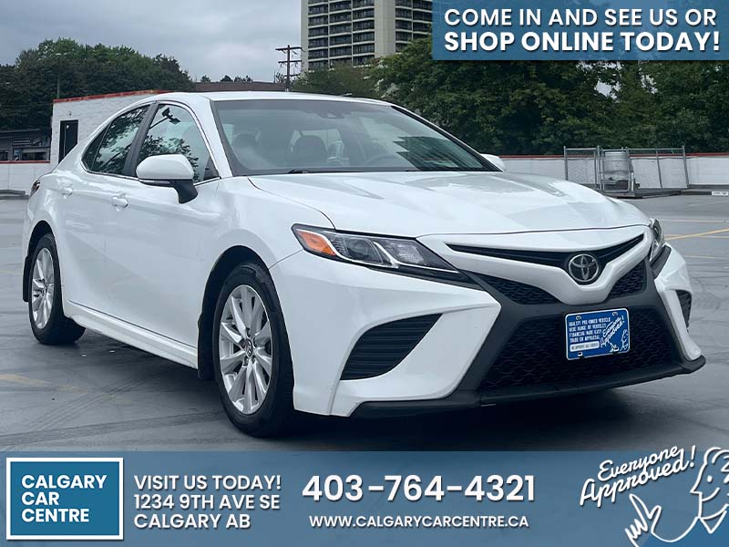 Used Sedan 2018 Toyota Camry White for sale in Calgary