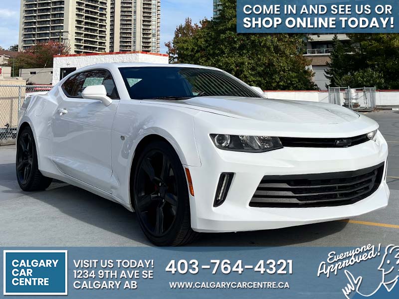 Used Coupe 2018 Chevrolet Camaro White for sale in Calgary