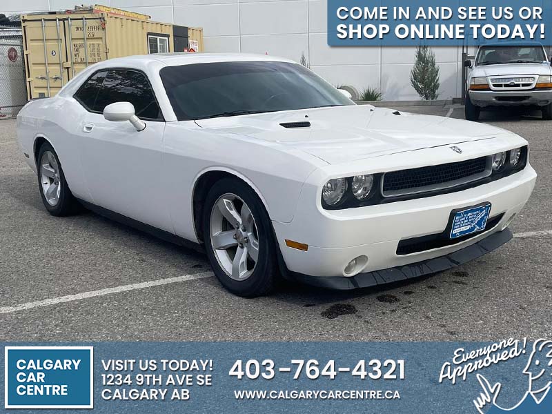 Used Coupe 2010 Dodge Challenger White for sale in Calgary