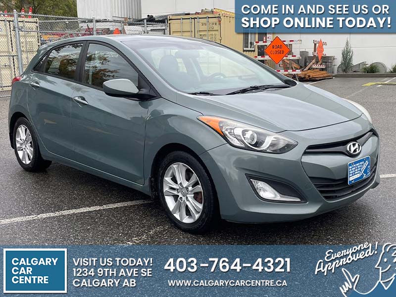 Used Hatchback 2013 Hyundai Elantra GT Green for sale in Calgary