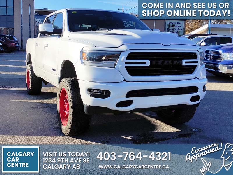 Used Crew Cab 2019 Ram 1500 White for sale in Calgary