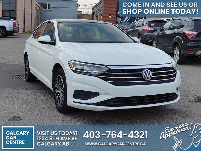 Used Sedan 2020 Volkswagen Jetta White for sale in Calgary